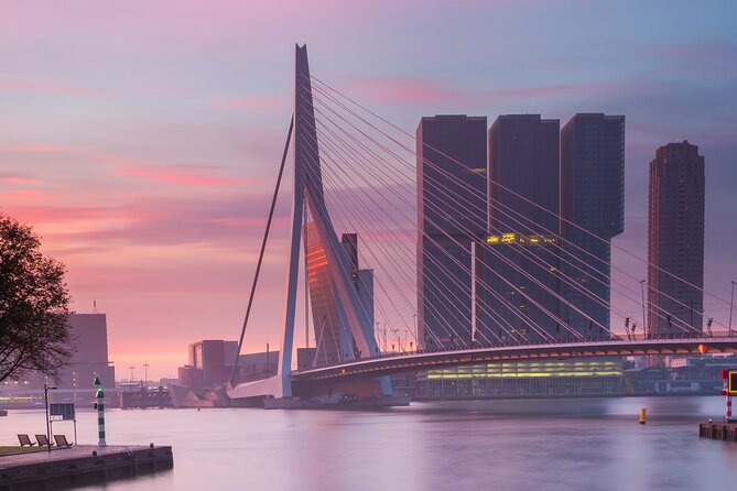 Rotterdam: City Walk Audio Guide in 7 Languages on your Phone - Starting at St. Lawrence Church