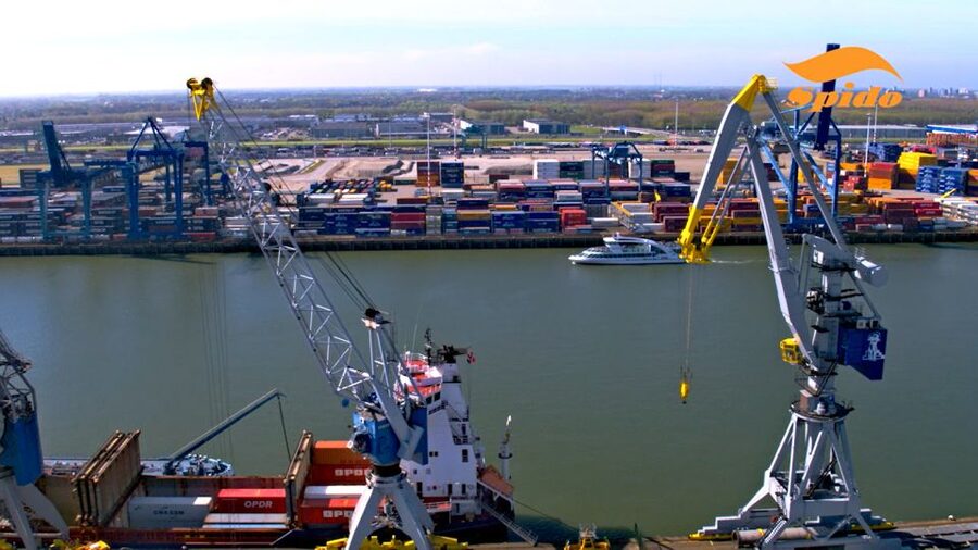 Rotterdam: Harbor Sightseeing Cruise - Seating, food, and onboard comfort