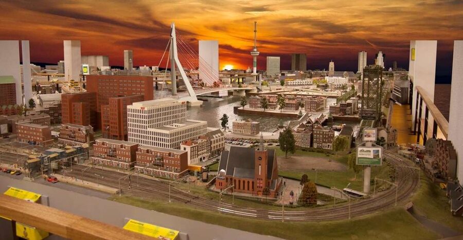 Rotterdam: Miniworld Rotterdam Entry Ticket - Crossing the Channel in Miniature