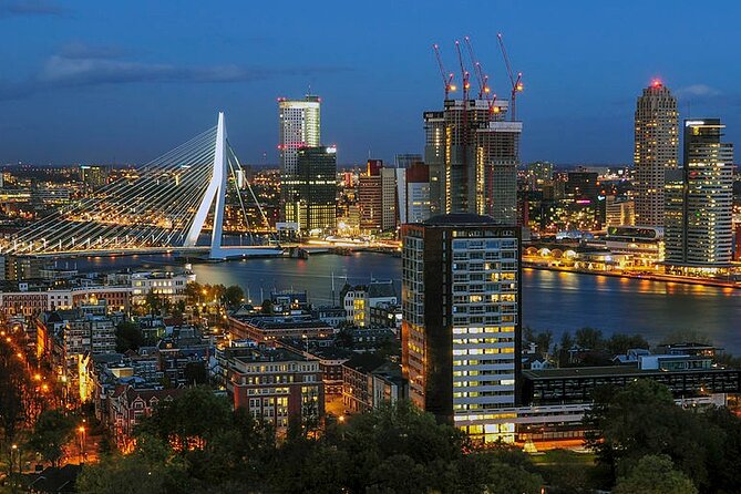 Rotterdam Must Do Tour: Highlights, History, WW2 and Architecture - Groot Handelsgebouw and the first postwar chapter