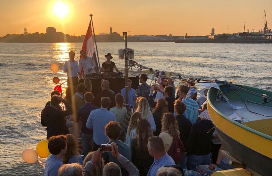 Rotterdam: Pub Cruise with Drinks and Bites - FAQ