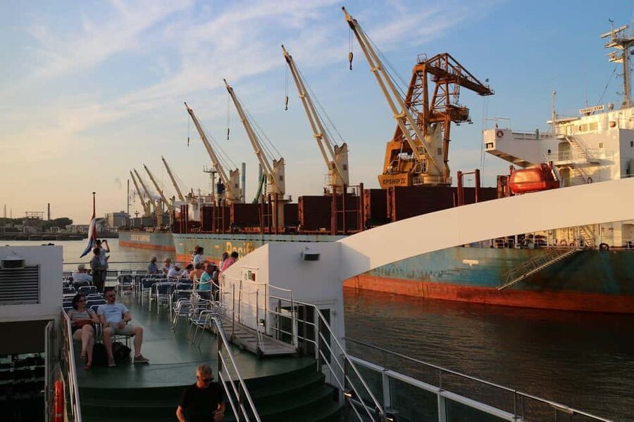 Rotterdam: Summer Evening Cruise with Live Entertainment - A summer evening aboard the Princess Amalia
