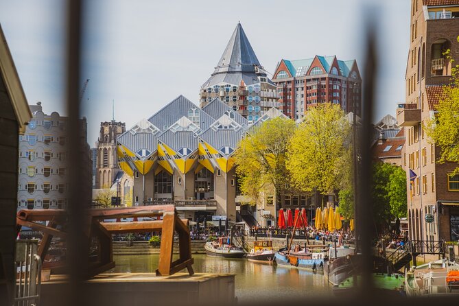 Rotterdam Walk: Hilights, Gems, Architecture & WWII | 2 or 3hrs - Oude Haven and the cube houses overhead