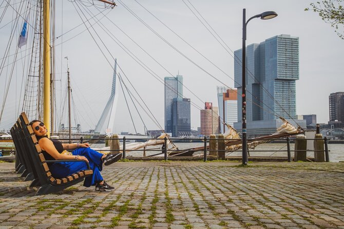 Rotterdam Walk: Hilights, Gems, Architecture & WWII | 2 or 3hrs - Walking through the cube house forest