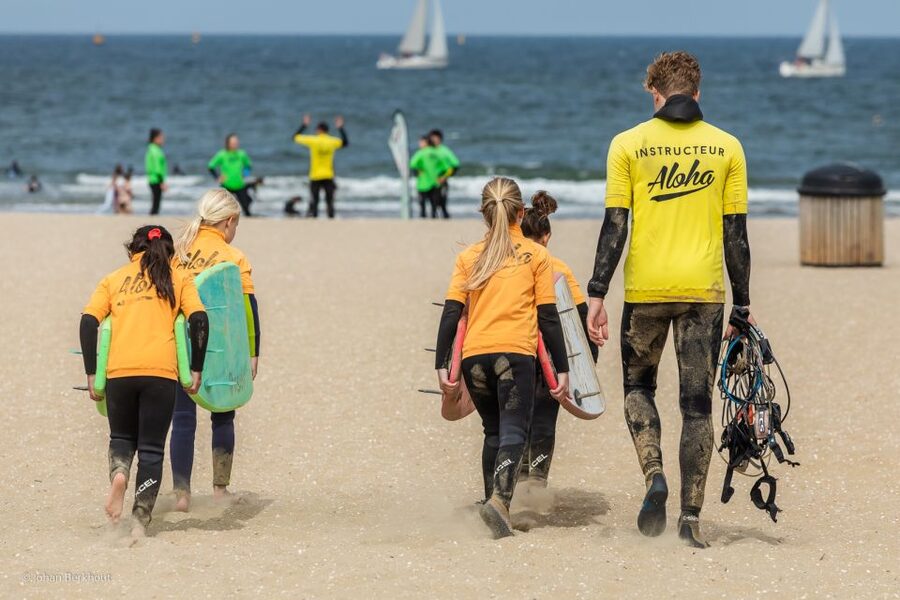 Scheveningen Beach: 1,5 hour Surf experience for families - Key points to know before you book