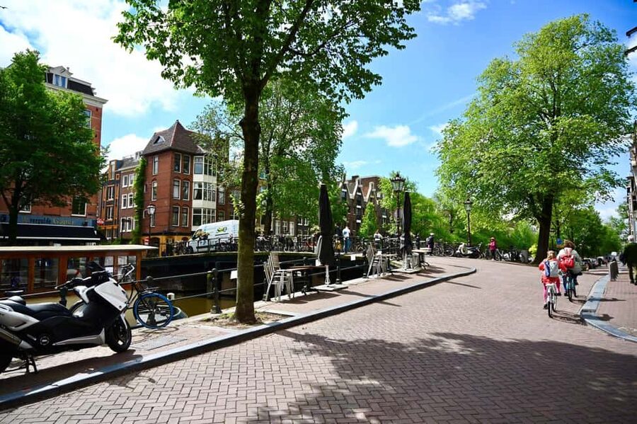 Secret Food Tours Amsterdam - Stamppot brings the tour indoors to Dutch comfort food