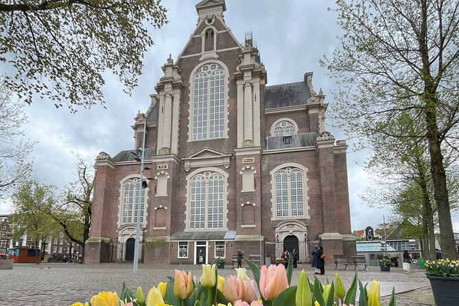 Self Guided City Tour in Amsterdam - Amsterdam Tulip - Queen Wilhelmina and the stated end point