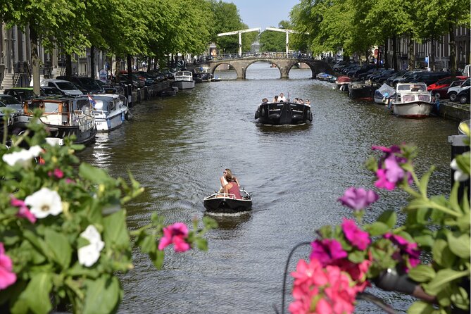 Self-guided city walking tour in Amsterdam - Why the flexible format works