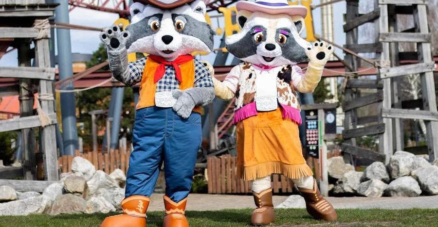 Slagharen: Dayticket Themepark & Resort Slagharen - Jules Adventureland and the Pioneer Express