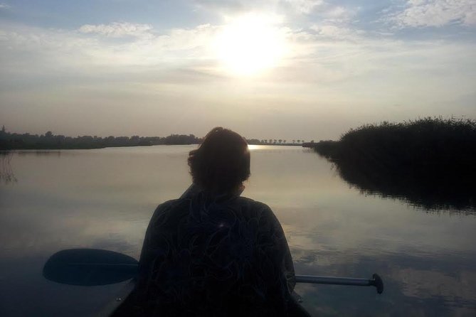 Small-Group Guided Sunset Canoe Tour in Waterland with Dinner - A picnic by the lake