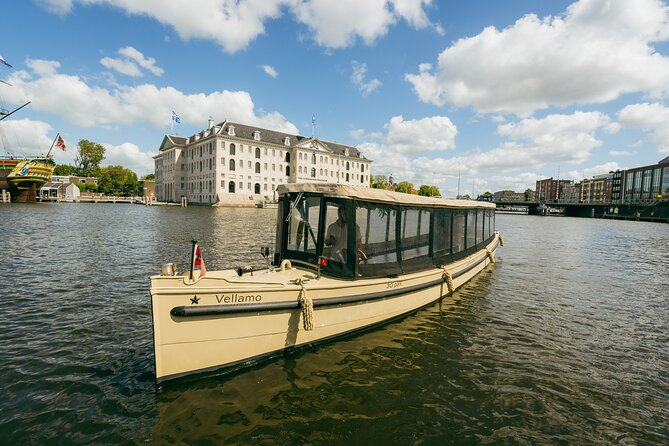 Small-Group Luxury Canal Cruise with Local Skipper - Victor and the Role of the Skipper