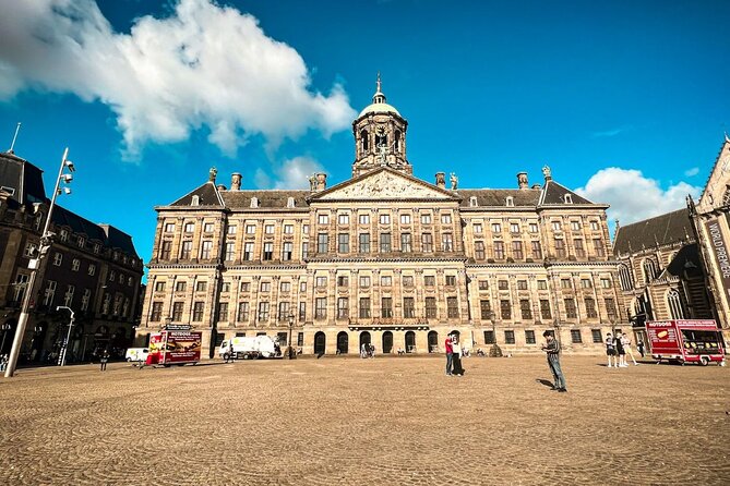 Small Group Walking Tour - Hello Amsterdam - Keizersgracht and the Dutch idea of family life