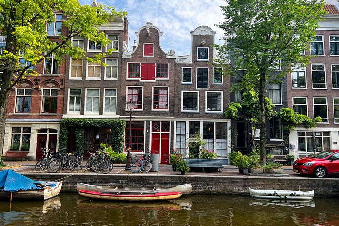 Small Group Walking Tour in Amsterdam with Friendly and Fun Guide - The canals and Amsterdam’s 17th-century rise