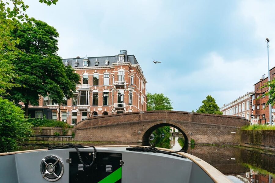 The Hague: Canal Cruise with music from local artists - What the guide adds to the ride