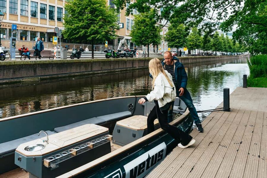 The Hague: Canal Cruise with music from local artists - Ninety minutes on the water