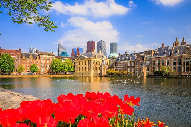 The Hague: City Walk Audio Guide in 7 Languages on your Phone - Palace Noordeinde and The Hague’s royal side