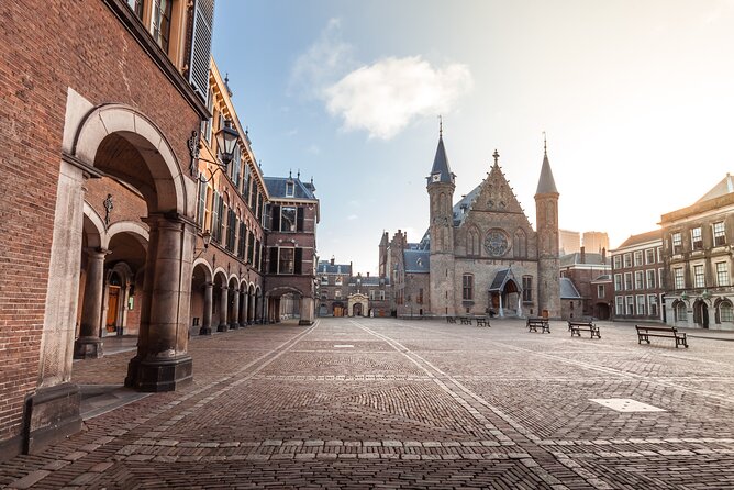 The Hague: City Walk Audio Guide in 7 Languages on your Phone - The Passage, a covered shopping break