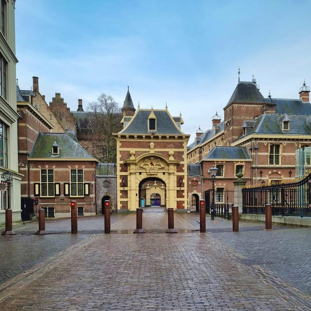The Hague: City Walking Tour - Meeting Willem I at the start