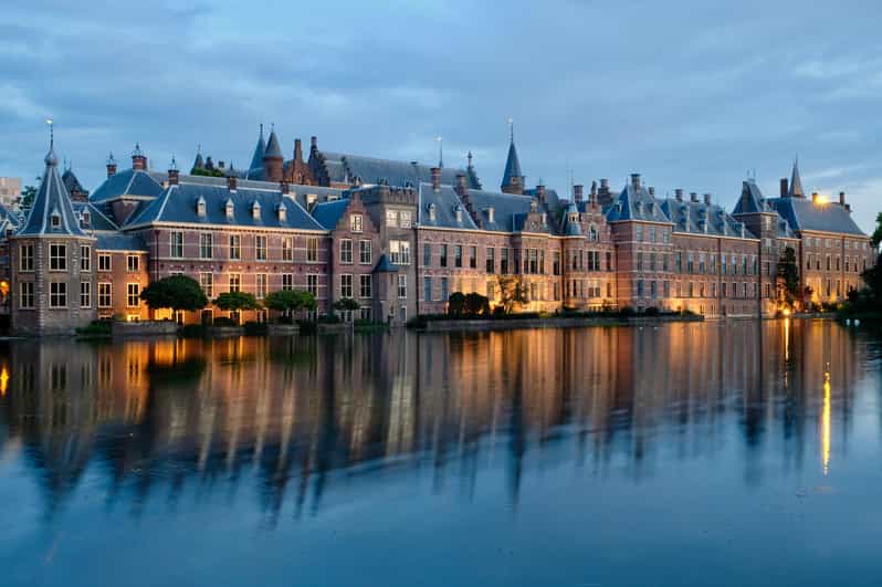 The Hague: City Walking Tour - The Hofvijver and The Hague’s best-known view