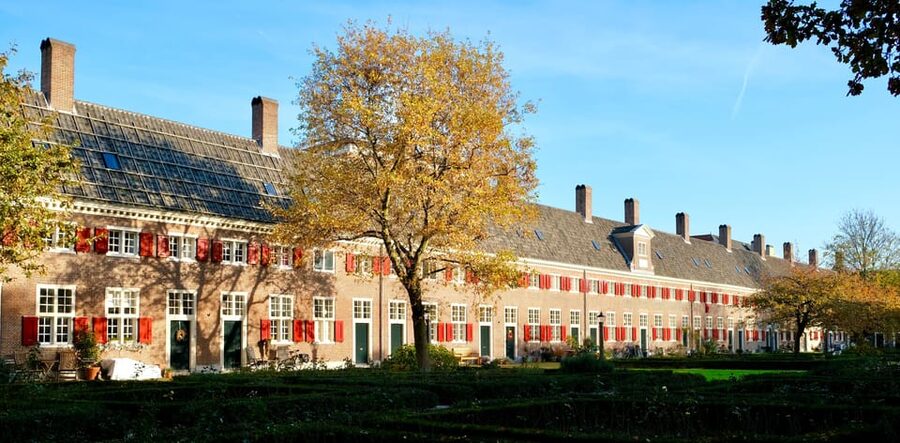 The Hague: Courtyard Walking Tour - What the $9 price really buys you