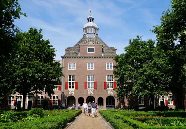 The Hague: Courtyard Walking Tour - Starting at ’t Goude Hooft