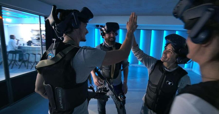 The Hague Downtown: VR Zombie Shooter 2 - 4 people - Fighting the undead in central The Hague