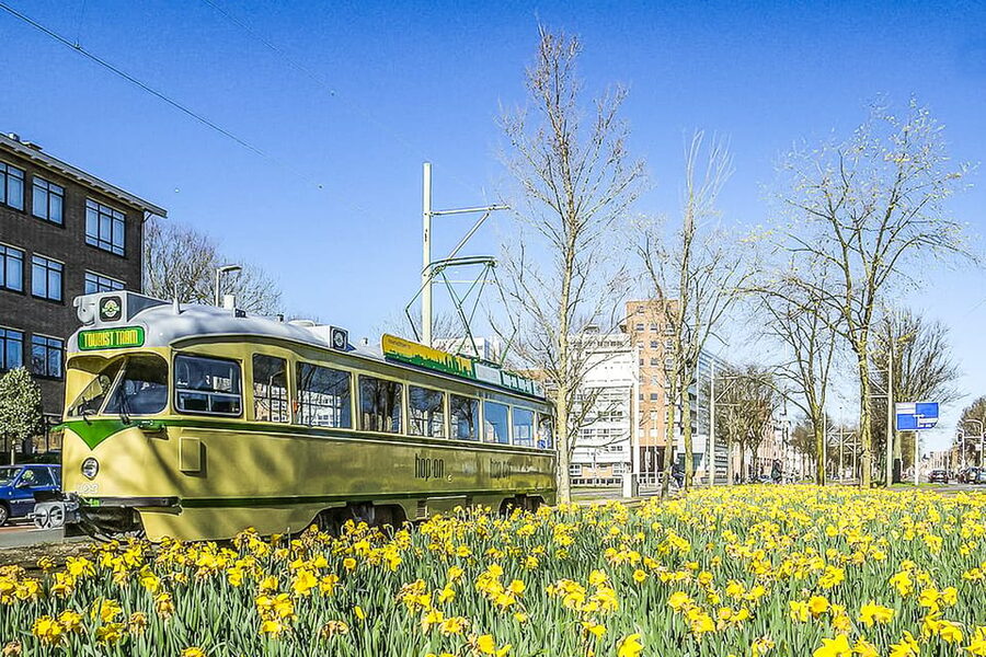 The Hague: Hop-on Hop-off Old-Fashioned Heritage Tram Tour - Following the route from Gravenstraat to Centrum