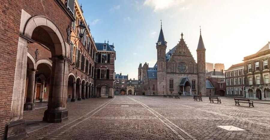 The Hague : Must-See attractions Private Walking Tour - Het Plein and Willem van Oranje