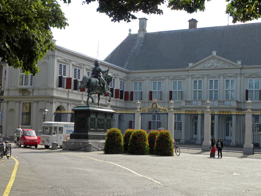 The Hague: Old City Private Walking Tour - Practical details that affect your decision