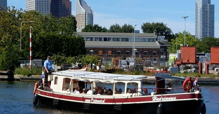 The Hague: One Way Boat Ticket to or from Delft - Arriving near Delft’s Oostpoort