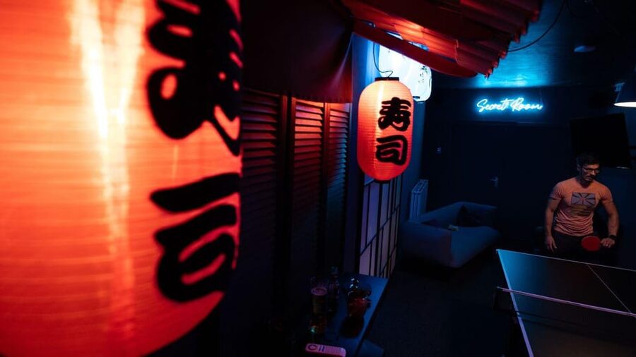 The Hague: Ping Pong Table Rental at a Secret Ping Pong Bar - The atmosphere: competitive, but easygoing