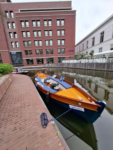 The Hague: Private Boattour up to 10 persons - Weather, timing, and comfort