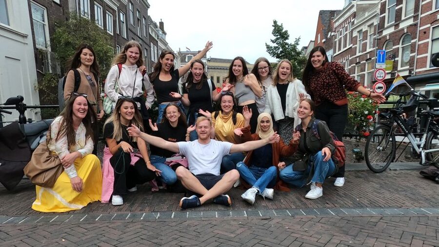 Utrecht: Guided Highlights Walking Tour - A guide who keeps the history conversational