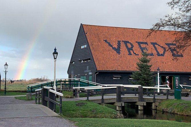 Visit Amsterdam Countryside with windmills by bike - The guide makes the difference