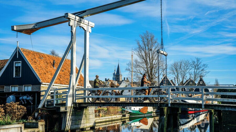 Volendam: Bike Rental including Highlights-Routes - Why Volendam works so well as a cycling base