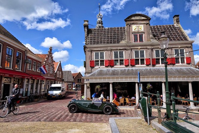 Volendam & Marken Private Tour in luxury Jaguar S Type 1/2 day - Monnickendam and an important timing question