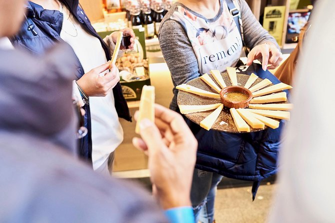 Walking Rotterdam Food Tour - A food tour that explains Rotterdam through its neighborhoods
