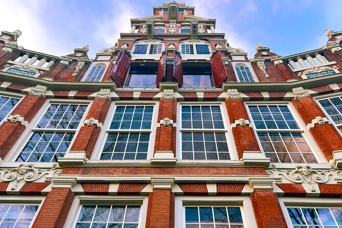 Walking Tour about Golden Age Architecture, private local guide - De Dolphijn and the people behind the façades