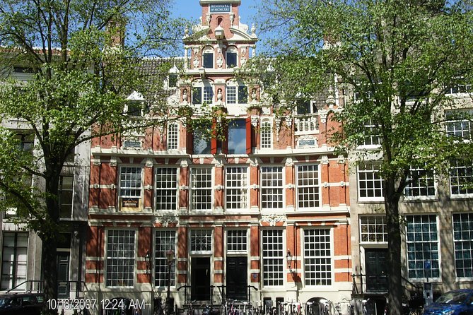Walking tour of 2 hours of the highlights of Amsterdam - Nieuwmarkt and the Waag