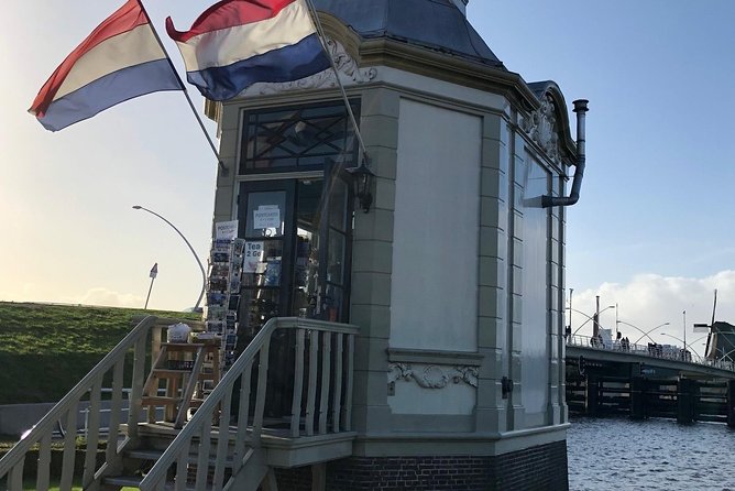 Windmills Zaanse Schans small group tour-region Amsterdam - Meeting at the Juliana Bridge
