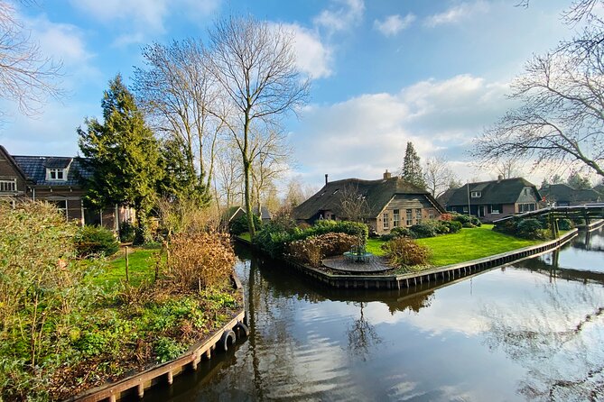Zaanse Schans and Giethoorn Small-Group Tour with Hotel Pick-Up - The road to Giethoorn