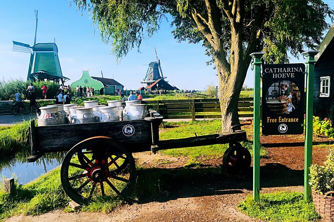 Zaanse Schans and Giethoorn Small-Group Tour with Hotel Pick-Up - Who should take this tour?