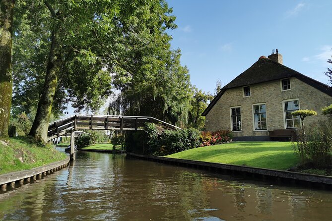 Zaanse Schans and Giethoorn Unique Day Trip with Boat Cruise - The road to Giethoorn