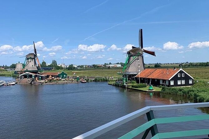Zaanse Schans Giethoorn Private Tour from Amsterdam Canal Cruise - The road to Giethoorn takes time