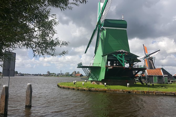 Zaanse Schans, Volendam & Edam: Private tour (Max 3 per) - Volendam: cheese, seafood, and a fishing-village walk