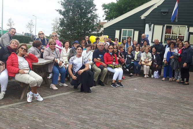 Zaanse Schans windmill tour with Italian guide - Who will enjoy this morning most
