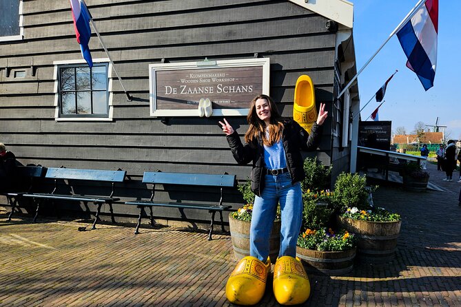 Zaanse Schans Windmills, Cheese and Volendam Tour from Amsterdam - How good are the guides and commentary?
