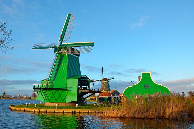 Zaanse Schans Windmills, Cheese and Volendam Tour from Amsterdam - Volendam: old streets, harbor views, and a short guided walk