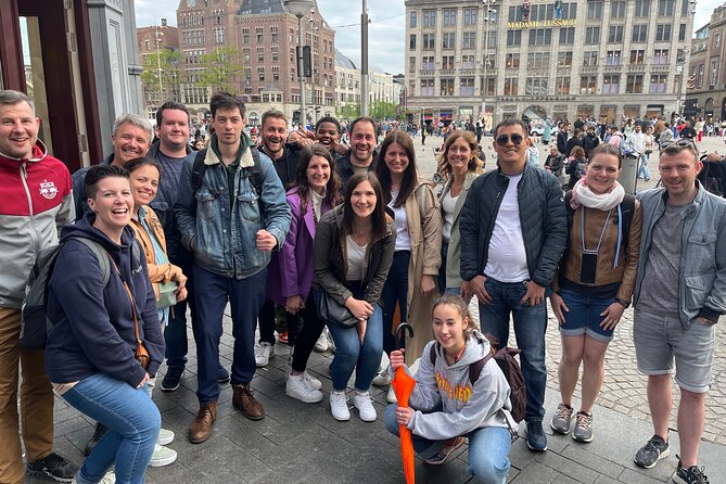 Zen Amsterdam Tour : Alternative History and High Experiences - Begijnhof: a quiet start in the center